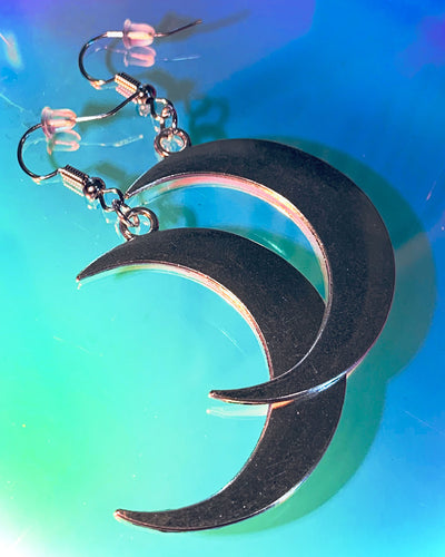 silver crescent moon earrings by sudosci